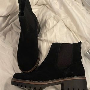 Crown vintage boots, brand new in box size 8 1/2 black suede